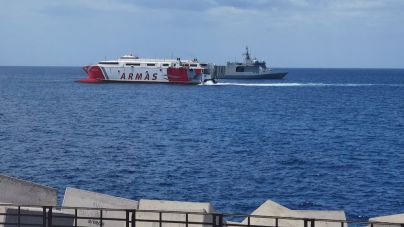 Arona acoge un simulacro del Ministerio de Defensa para reforzar la seguridad en el puerto de Los Cristianos