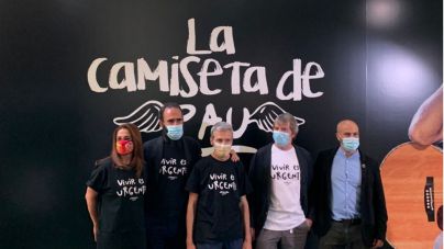 La camiseta más especial de Pau Donés ayudará a CRIS contra el cáncer