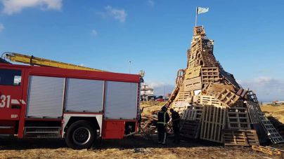 Bomberos de Tenerife interviene en 18 incidentes en hogueras durante la Noche de San Juan