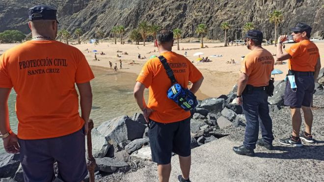 Santa Cruz refuerza la seguridad y el control en las playas con más efectivos y medios