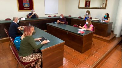 Adeje aplicará el nivel 3 reforzado con el cierre de playas y parques a las 20 h para frenar los contagios por COVID19