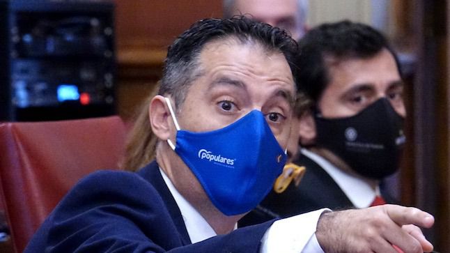 El Consejo de Urbanismo propone facilitar la implantación de hoteles y supermercados