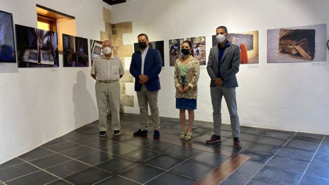 El Cabildo lleva a Arona una exposición sobre la ciudad mauritana de Chinguetti