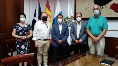 El alcalde recibe a Luis García, elegido nuevo presidente de la Tertulia Amigos del 25 Julio