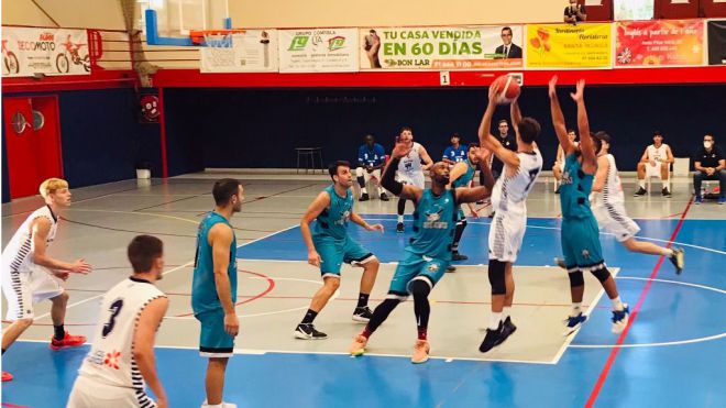 El RC Náutico cede en su estreno en Liga EBA