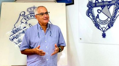 Los empresarios piden la vuelta inmediata de los funcionarios al trabajo presencial