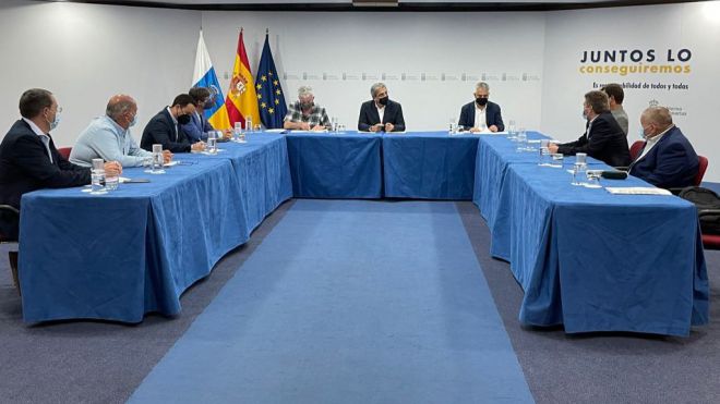 Rodríguez respalda a los plataneros para que se les exceptúe en la Ley de Cadena Alimentaria