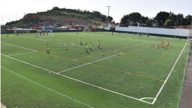 Vuelve el público al campo de fútbol de La Esperanza con el XXVII Memorial 'Maximino Bacallado'