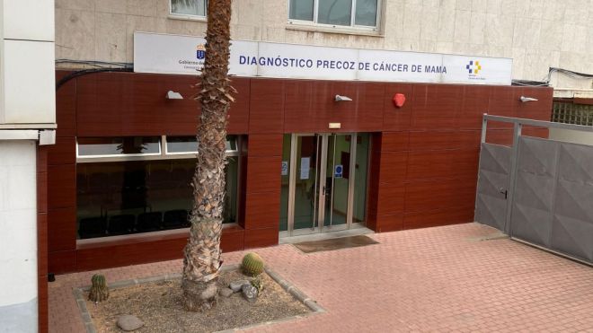Sanidad insiste en el Día Mundial contra el Cáncer de Mama en la importancia de la detección precoz