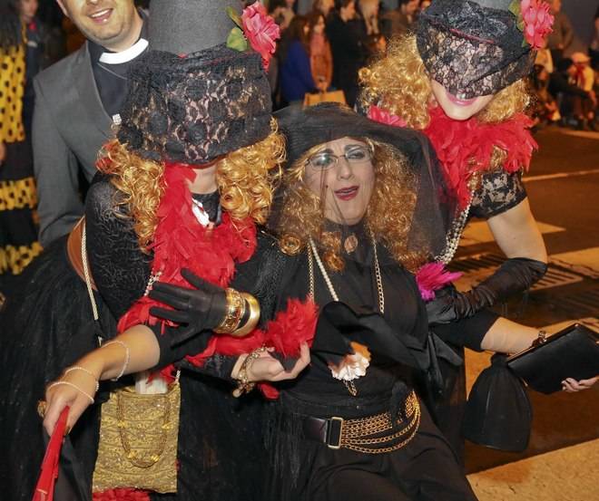 El Carnaval celebra el Entierro de la Sardina
