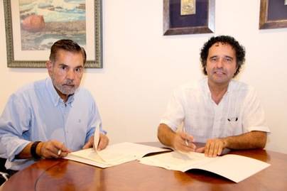 Adeje firma un convenio con Aldeas Infantiles