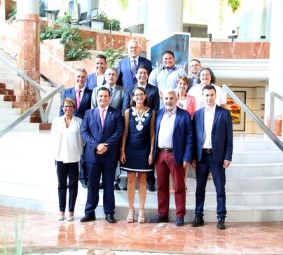 Los municipios turísticos trasladan a la ministra las necesidades para no perder competitividad