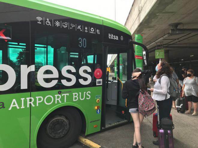 El Cabildo invertirá casi 215 millones hasta 2026 en el transporte público interurbano en guagua