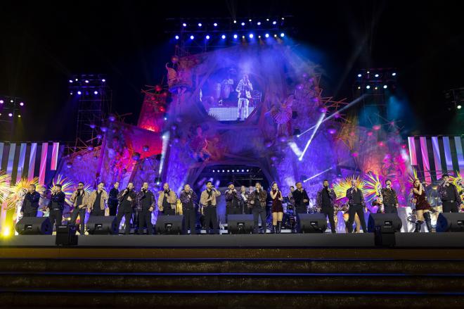 Las orquestas abren «Los Carnavales del Mundo» invitando a los vecinos a disfrutar de manera sana la fiesta