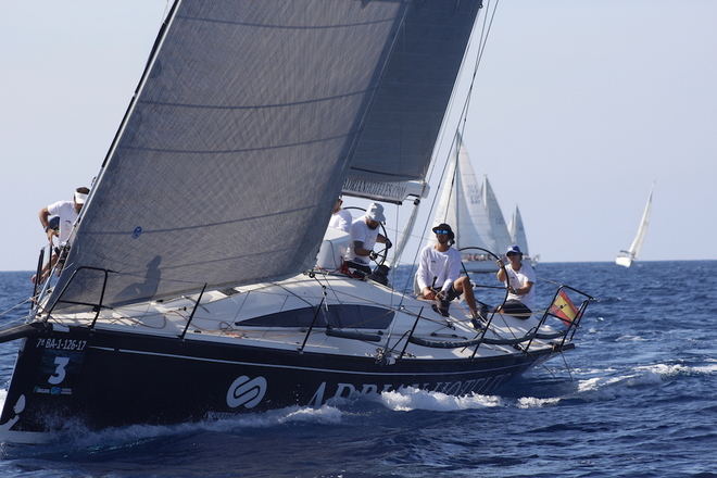 Las embarcaciones Adrian Hoteles, Antigua Craiova y Altamar vencedoras de la IV Regata Puertos Canarios