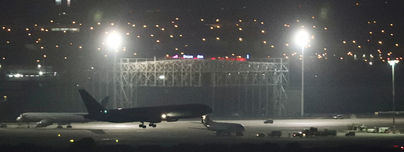 Aterriza con éxito en Barajas el Boeing con el tren de aterrizaje dañado