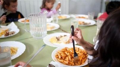 El 94 por ciento de los padres creen que la alimentación en las escuelas es mejorable