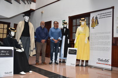 El Rosario acoge la exposición "Trajes de Campesinos del siglo XX con Hábitos Religiosos"