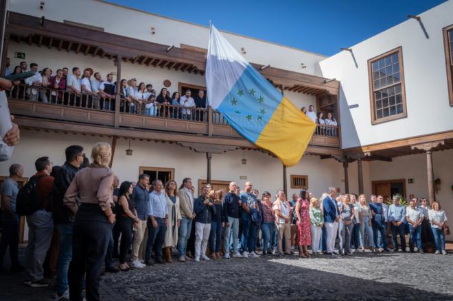 La bandera de ocho estrellas verdes, símbolo de resistencia