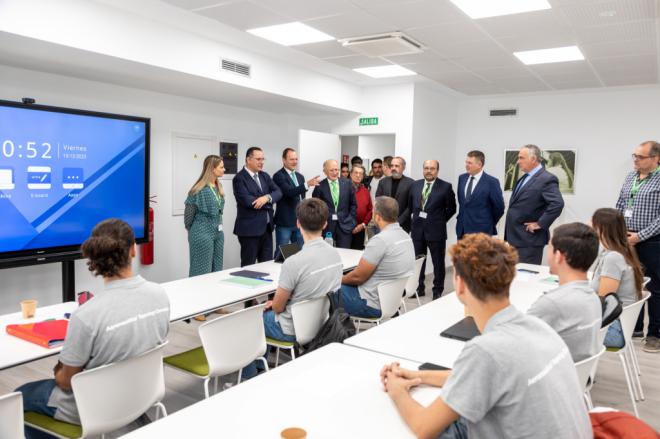 Binter inaugura su Centro de Formación Aeronáutica