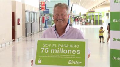 Binter celebra en Fuerteventura a su pasajero 75 millones