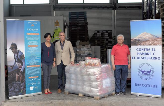 Cabildo y Harinalia cumplen el reto solidario Bluetrail y entregan 500 kilos de gofio al Banco de Alimentos