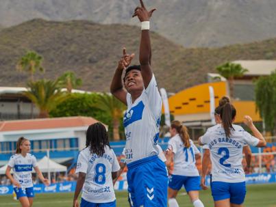 El Costa Adeje Tenerife se despide de su afición con un ambientazo en las gradas