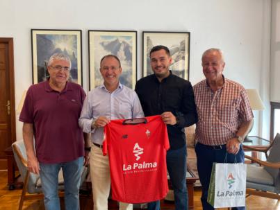 El Cabildo apoya al C.D. Mensajero en su promoción de la isla de La Palma