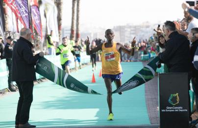 Los atletas keniatas ganan el Cajasiete GC Maratón en todas las categorías