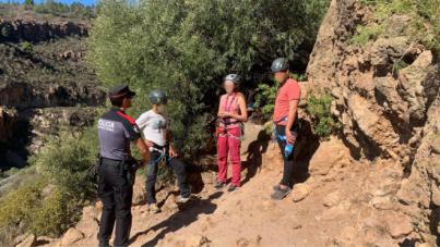 Intervienen a una mujer que ejercía de guía de montaña sin titulación