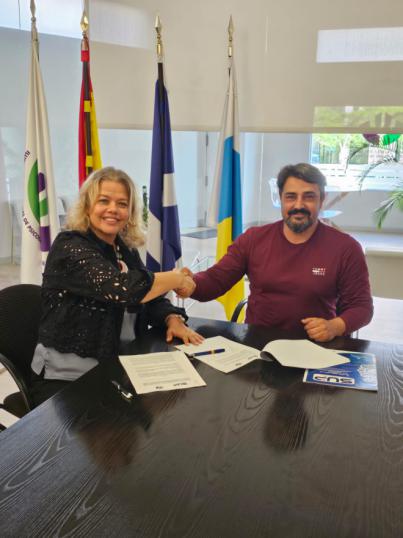 El COP firma un convenio para impulsar la atención psicológica en los cuerpos de Policía