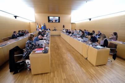 Todos los grupos políticos del Cabildo impiden que se limiten los rodajes en el Parque Nacional del Teide