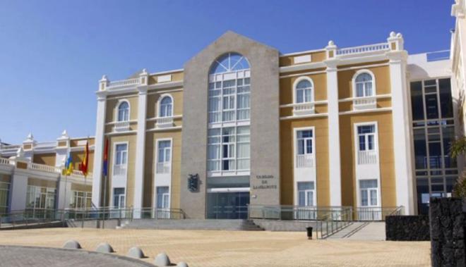 El Cabildo de Lanzarote muestra sus condolencias por el fallecimiento de la reina Isabel II de Inglaterra