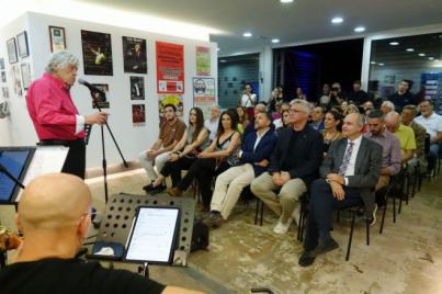 Caco Senante inaugura la exposición “La salsa de la vida”