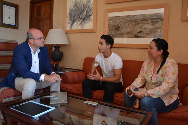 El Cabildo felicita al medallista palmero Carlos Pérez, bronce en el Campeonato de Europa de Atletismo Adaptado