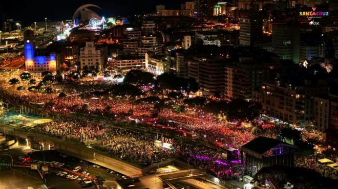 Unas 420.000 personas abarrotan Santa Cruz en la celebración del Sábado de Piñata