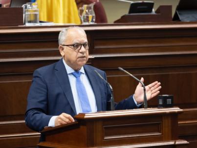 Curbelo confía en que la comisión valore la capacidad de carga de las islas