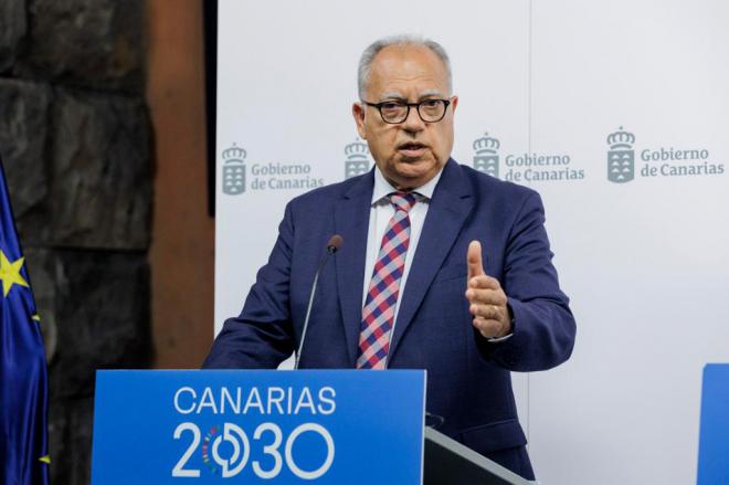 Curbelo: “Canarias tiene que ser solidaria y crecer en igualdad de oportunidades para todos”