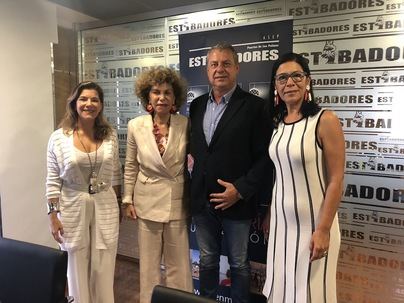 Charter 100 Gran Canaria y la asociación de estibadores firman el acuerdo para integrar a la mujer en la estiba