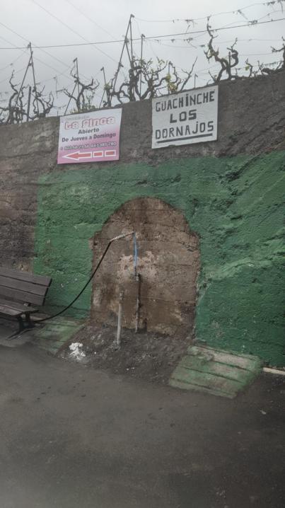 CC de La Victoria denuncia que el Ayuntamiento destroza los históricos chorros de agua