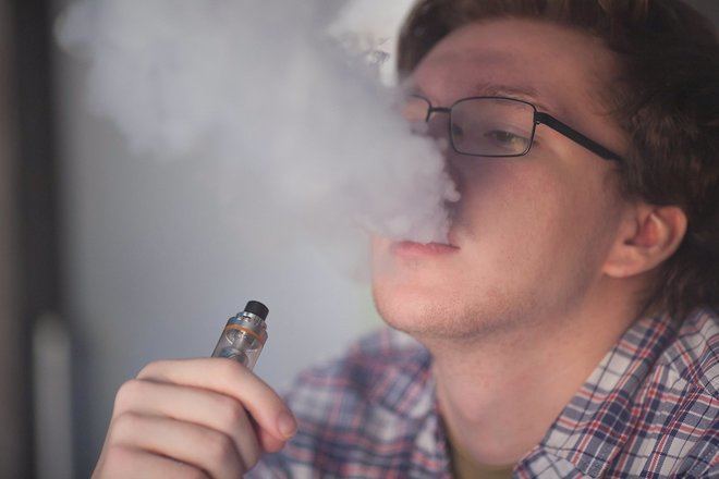 La OMS alerta del aumento del consumo de cigarrillos electrónicos entre los jóvenes