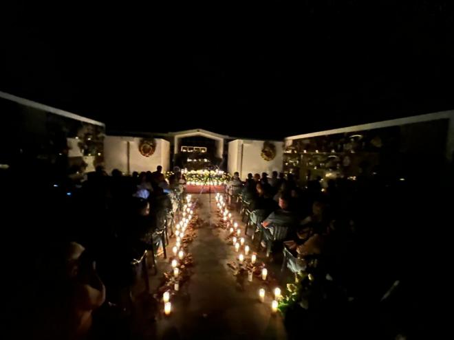 Más de 200 personas disfrutan del concierto de Todos Los Santos