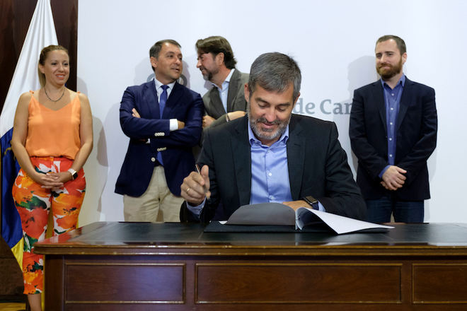 Gobierno y Ayuntamiento firman el convenio para la recuperación del Parque Cultural Viera y Clavijo