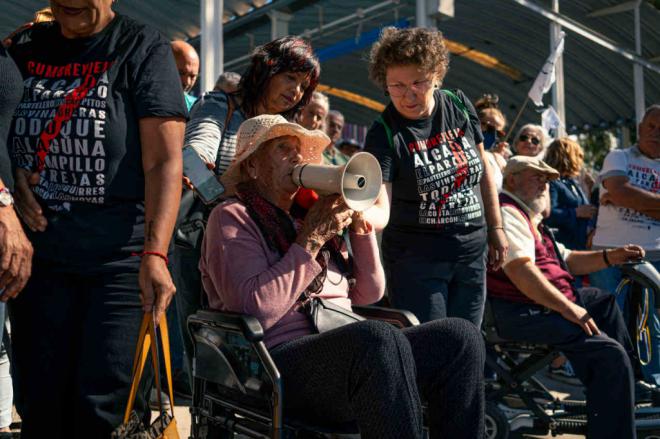 «Los afectados del volcán nos sentimos víctimas de políticos miserables y con poca humanidad»
