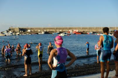 Karim Balli Al Soufi y Raquel Aróstegui, campeones de la VII edición de la Triatlón Sprint de Guía de Isora