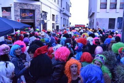 Las pelucas celebran la llegada del Carnaval en Santa Cruz de La Palma