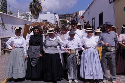 Miles de personas llenan el casco de Arona para compartir el Día de las Tradiciones