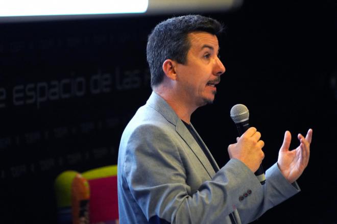 El Cabildo concede el premio Azagal a Daniel Hernández Chambers por ‘Departamento de Asuntos Mágicos’