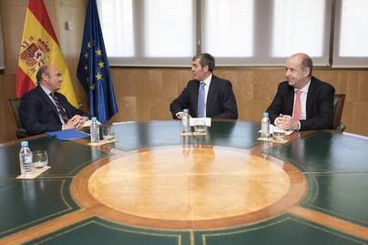 Fernando Clavijo y Luis de Guindos analizan el nuevo REF