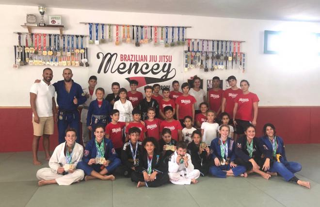 Mencey de Playa Blanca consigue 23 medallas en europeo de jiu-jitsu